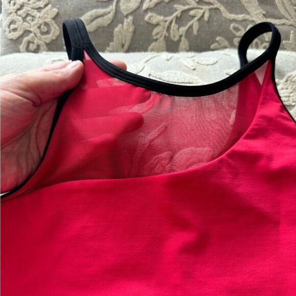 Lululemon Forget The Rest Bra
Flamenco Red / Black Size 4 - Picture 11 of 13